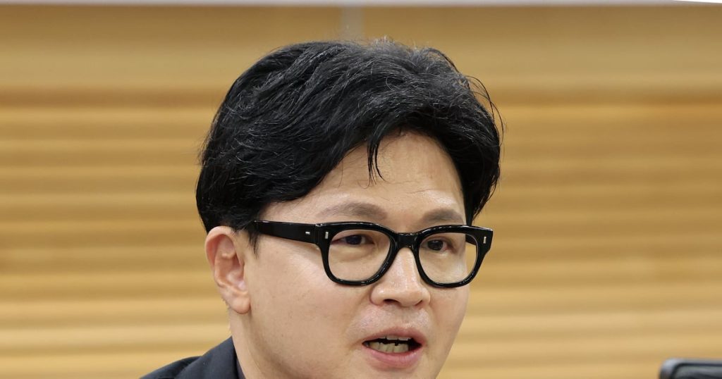 Here is a formal rewrite of the title:
Han Dong-hoon and Kim Jae-seop Criticize Proposed Anti-Misinformation Legislation as Censorship
