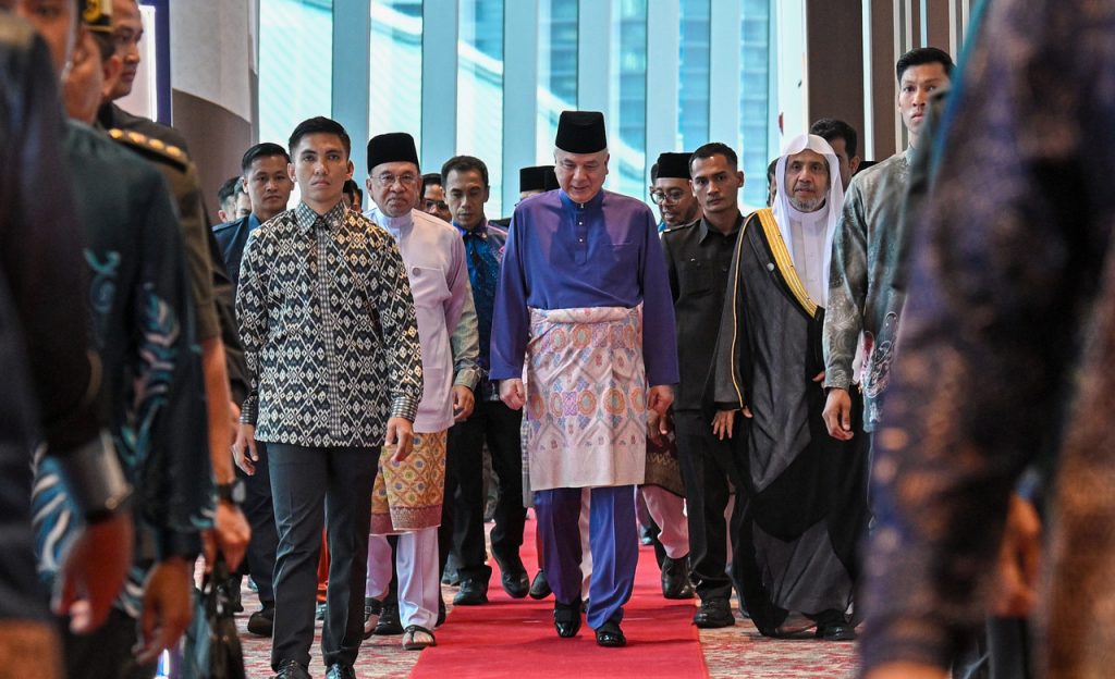 Here are a few ways to rewrite the title in a formal tone, depending on your preferred emphasis:
Option 1 (Direct and authoritative):
Sultan Nazrin Urges Religious Leaders to Address AI-Driven Disinformation Targeting Youth
Option 2 (Emphasizing the responsibility):
Sultan Nazrin Calls Upon Religious Leadership to Combat AI-Sourced Disinformation Among Youth
Option 3 (Focusing on the strategic necessity):
Religious leaders must confront AI-facilitated disinformation targeting youth, Sultan Nazrin asserts
Recommendation: Option 1 is the most standard for professional or journalistic reporting.