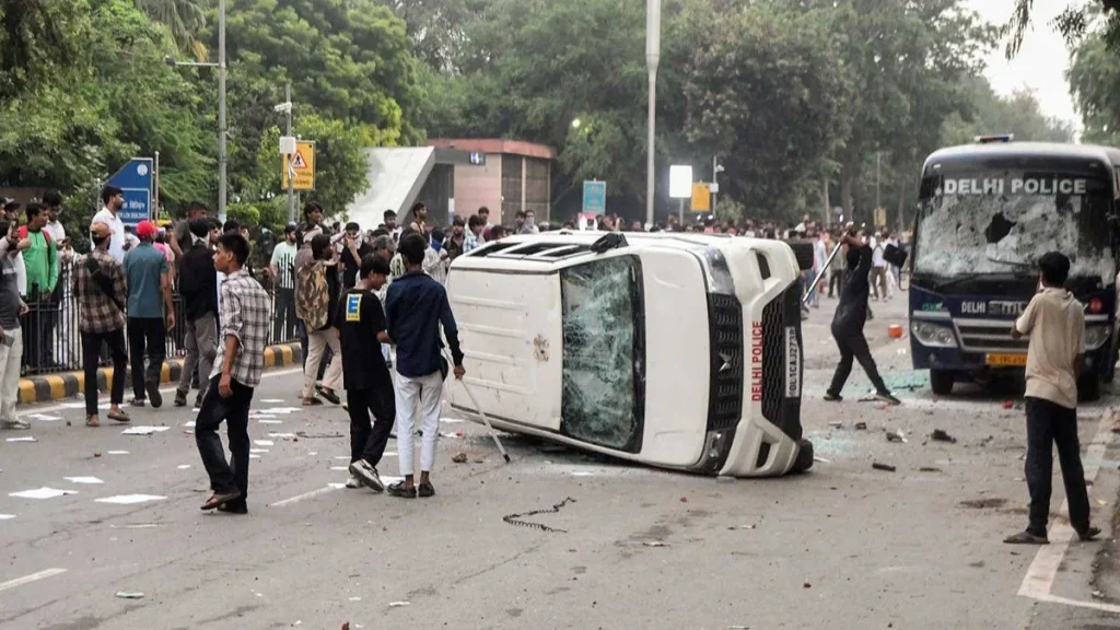 Here is a formal rewrite of the title:
Delhi Police Initiate Investigation into CJP ‘Chalo Sansad’ Violence Amid Allegations of Conspiracy and Foreign-Linked Misinformation