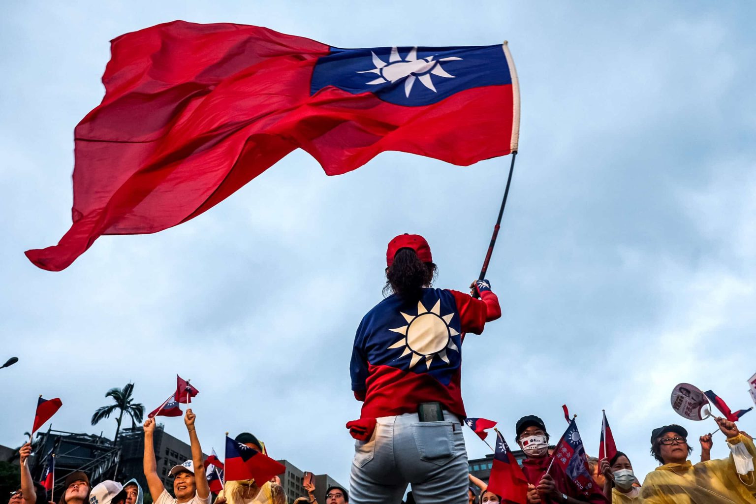 Here are a few options, depending on the specific focus of your content:
“Heightened Vigilance Among Taiwanese Voters Regarding Foreign Interference” (Most professional and objective)
“Taiwanese Electorate Alert to Potential Chinese Influence Operations” (More precise regarding the nature of the interference)
“Taiwan Monitors Emerging Risks of External Electoral Meddling” (Focuses on the state/security aspect)
Recommendation: The first option is the most standard and suitable for a formal report or article.