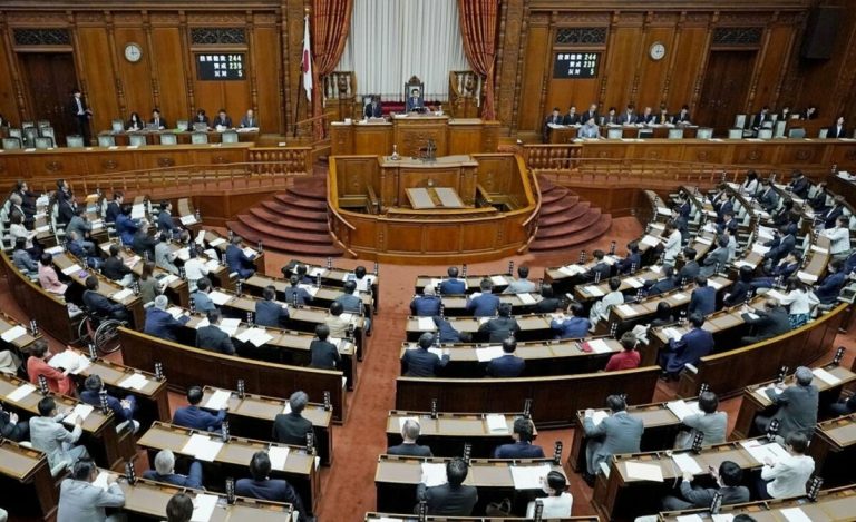 Here are a few options for a formal title:
Japan Formalizes Regulations for Social Media Usage in Elections to Ensure Fairness
Japan Implements New Guidelines for Social Media Conduct During Election Campaigns
Japanese Authorities Establish Regulatory Framework for Social Media in Electoral Processes