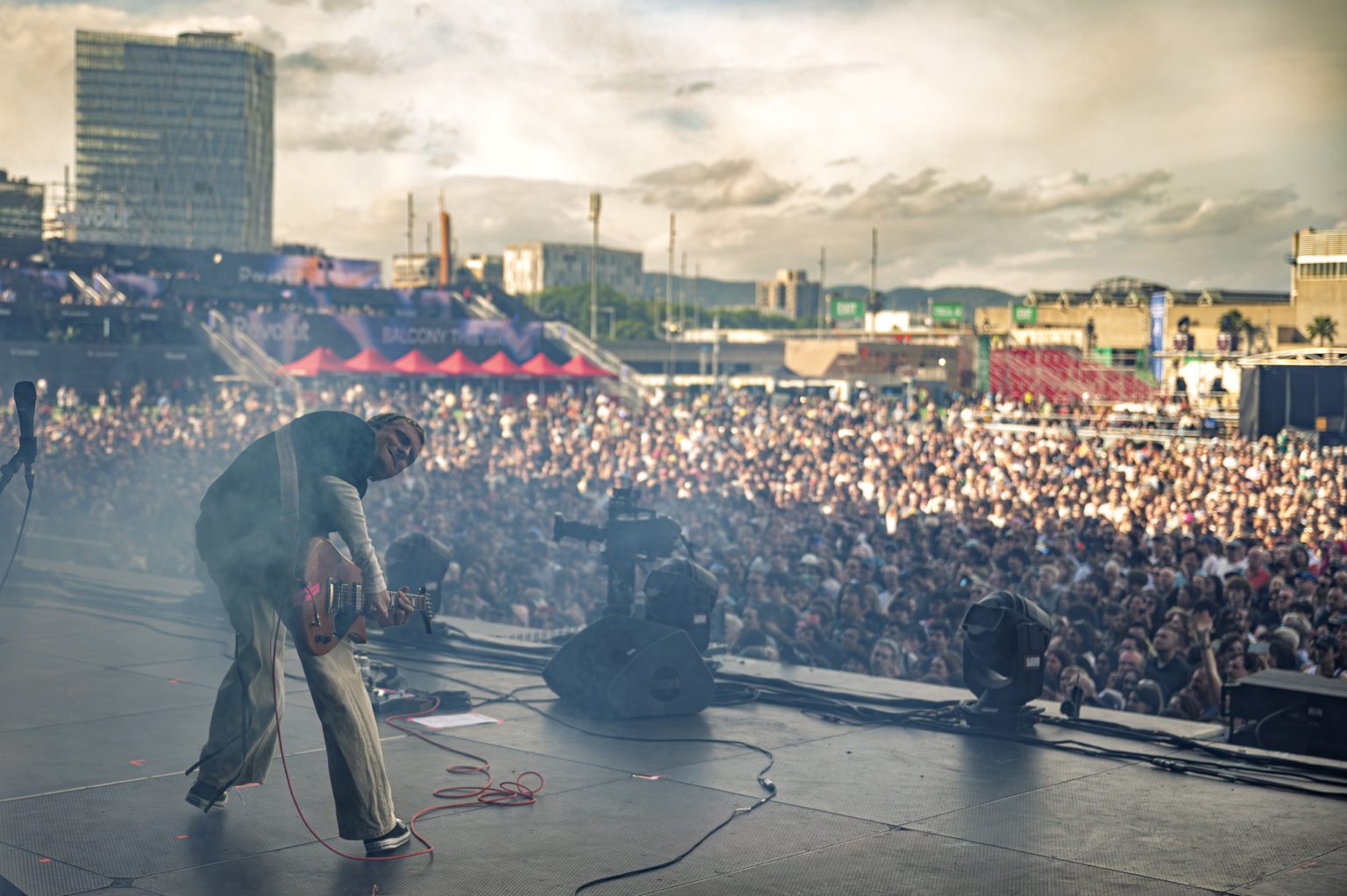 Here are a few ways to rewrite the title in a formal tone, depending on your preference:
Option 1 (Most formal and comprehensive):
The Economic, Social, and Media Impact of Primavera Sound Barcelona 2026
Option 2 (More academic):
An Analysis of the Economic, Social, and Media Implications of Primavera Sound Barcelona 2026
Option 3 (Concise and professional):
Primavera Sound Barcelona 2026: An Economic, Social, and Media Impact Assessment
Recommendation:
Option 1 is the standard, professional choice for a report or official document. Note that you do not need to include “- Primavera Sound” at the end, as the subject is already clear within the title itself.