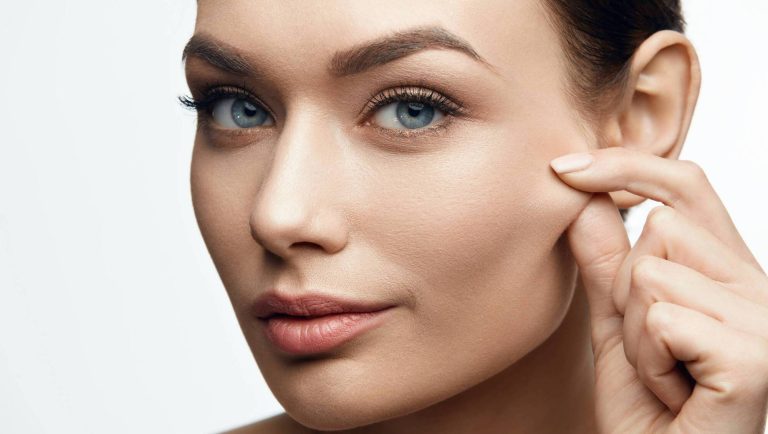 Identifying Health Misinformation on Social Media: A Guide to Evaluating Claims on Collagen, Cancer, and Sunscreen.