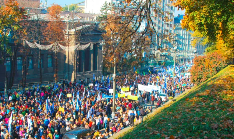 Center for Countering Disinformation Warns of Russian Efforts to Involve Military Personnel in Protests