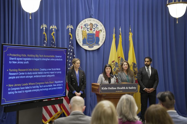 Rutgers University Chosen to Direct the New Jersey Social Media Research Center